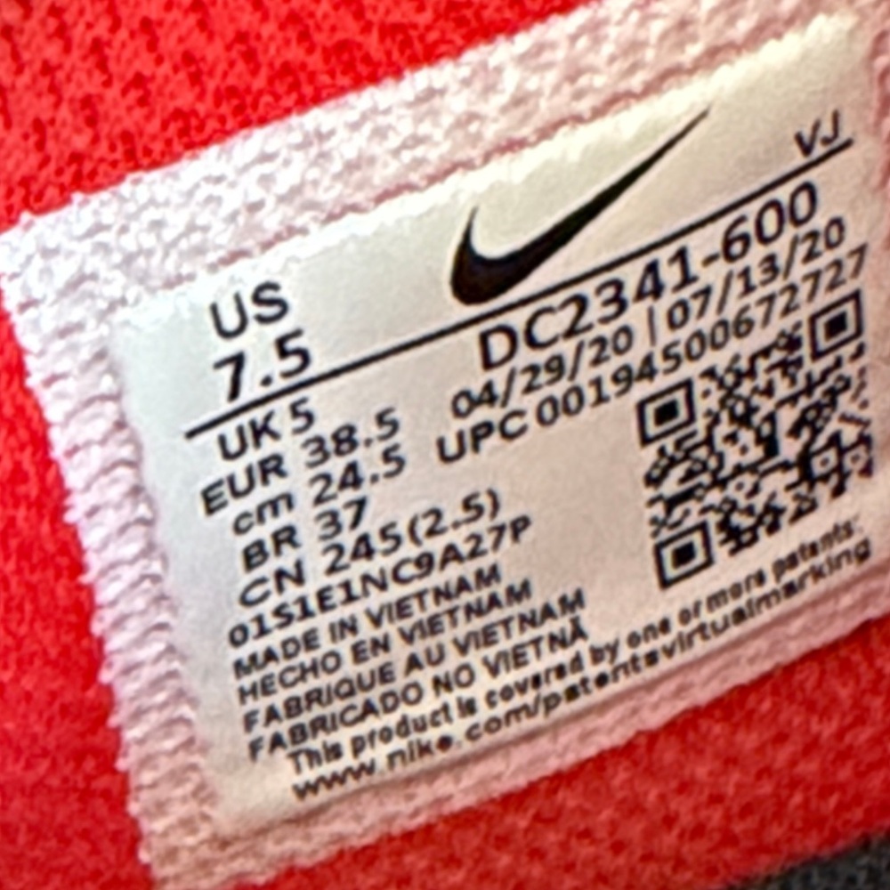 Nike Air Max Excee Red Women's Air Sneakers with Black Swoosh. - Picture 4 of 12